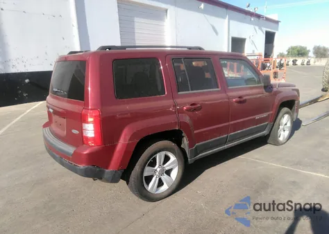2012 Jeep Patriot Latitude z USA, uszkodzony, nr VIN 1C4NJRFB3CD624338